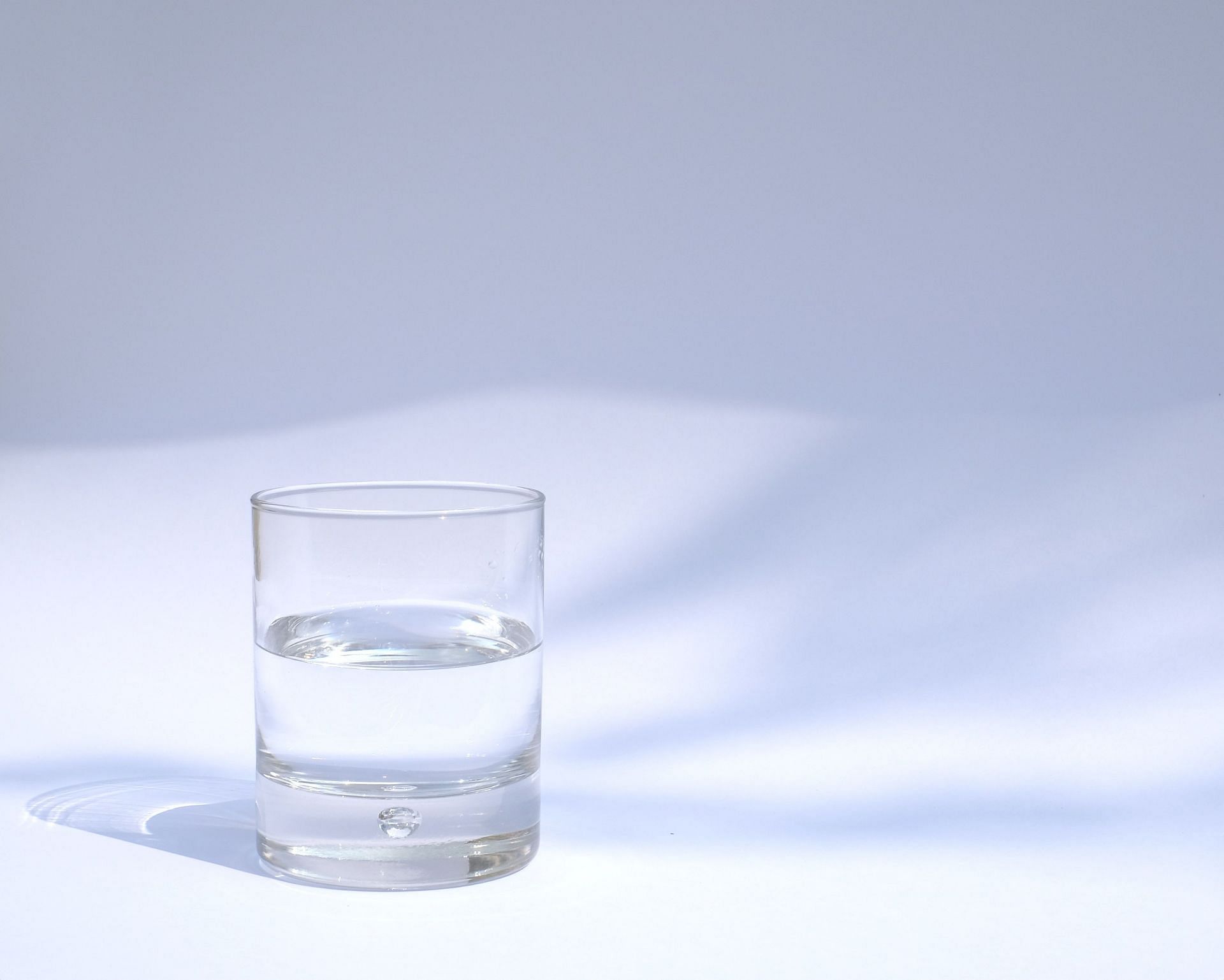 Drinking water and exercise can help (Image via Unsplash/Manu S)